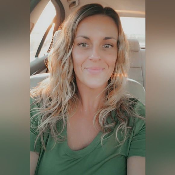 Meet your Posher, Erin - Picture 3 of 16